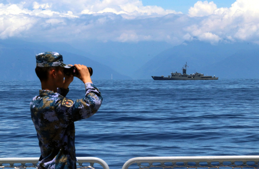 假的！中共軍艦逼近花蓮海岸是「P圖」　<em>賞鯨</em>船長笑：別影響我們旅遊興致