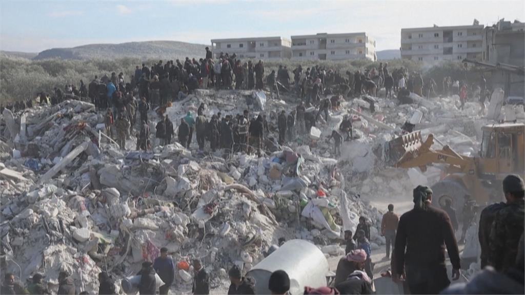 土耳其瓦礫中挖出「16嬰兒」　與時間搶命！急搭總統專機送醫