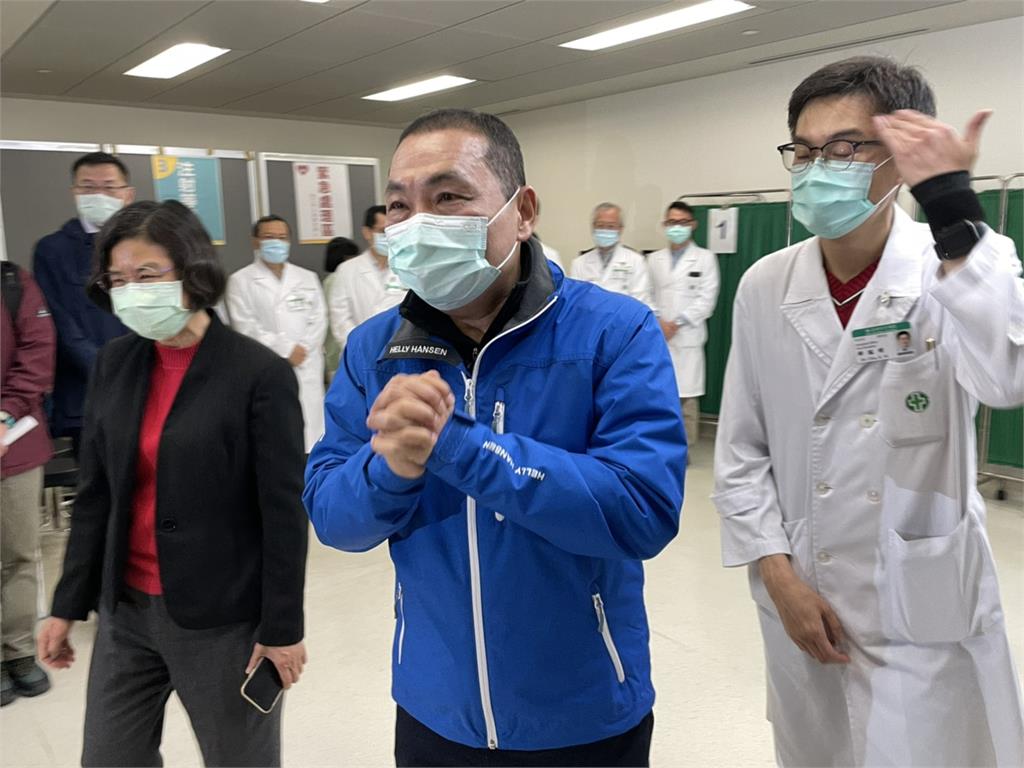 快新聞／搶六都首長AZ疫苗第一針 侯友宜：地方指揮官要身先士卒