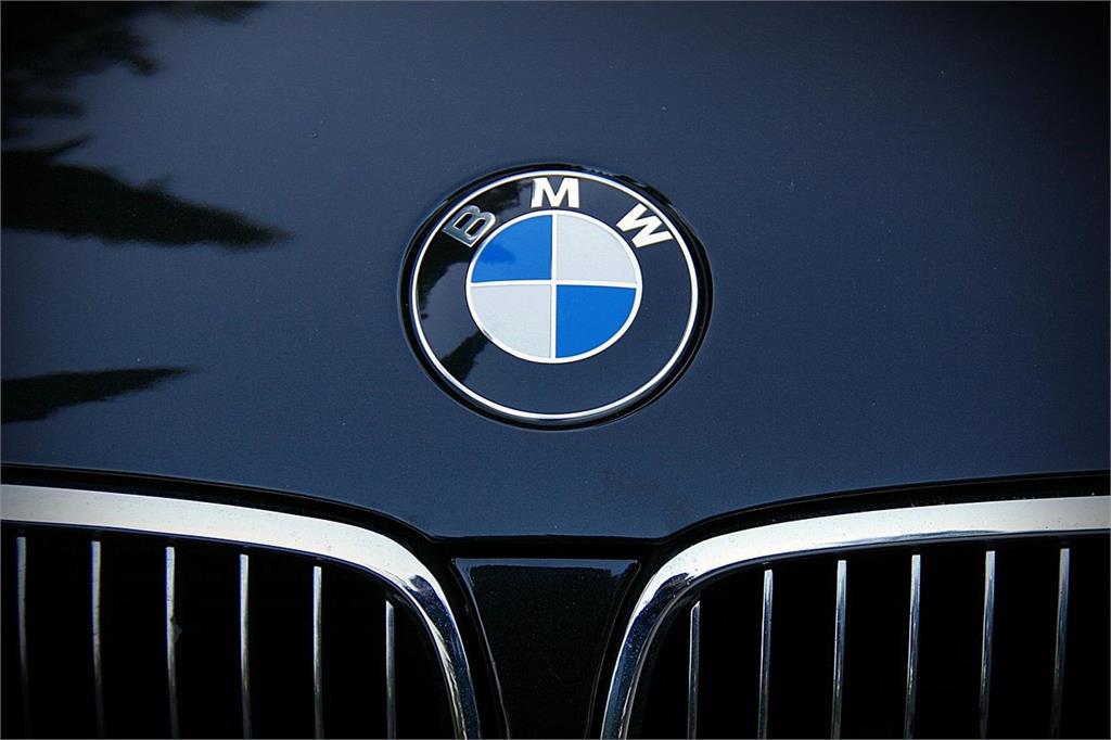 桃色交易換名車!夫默許人妻「肉償」買BMW 網驚:世界瘋了