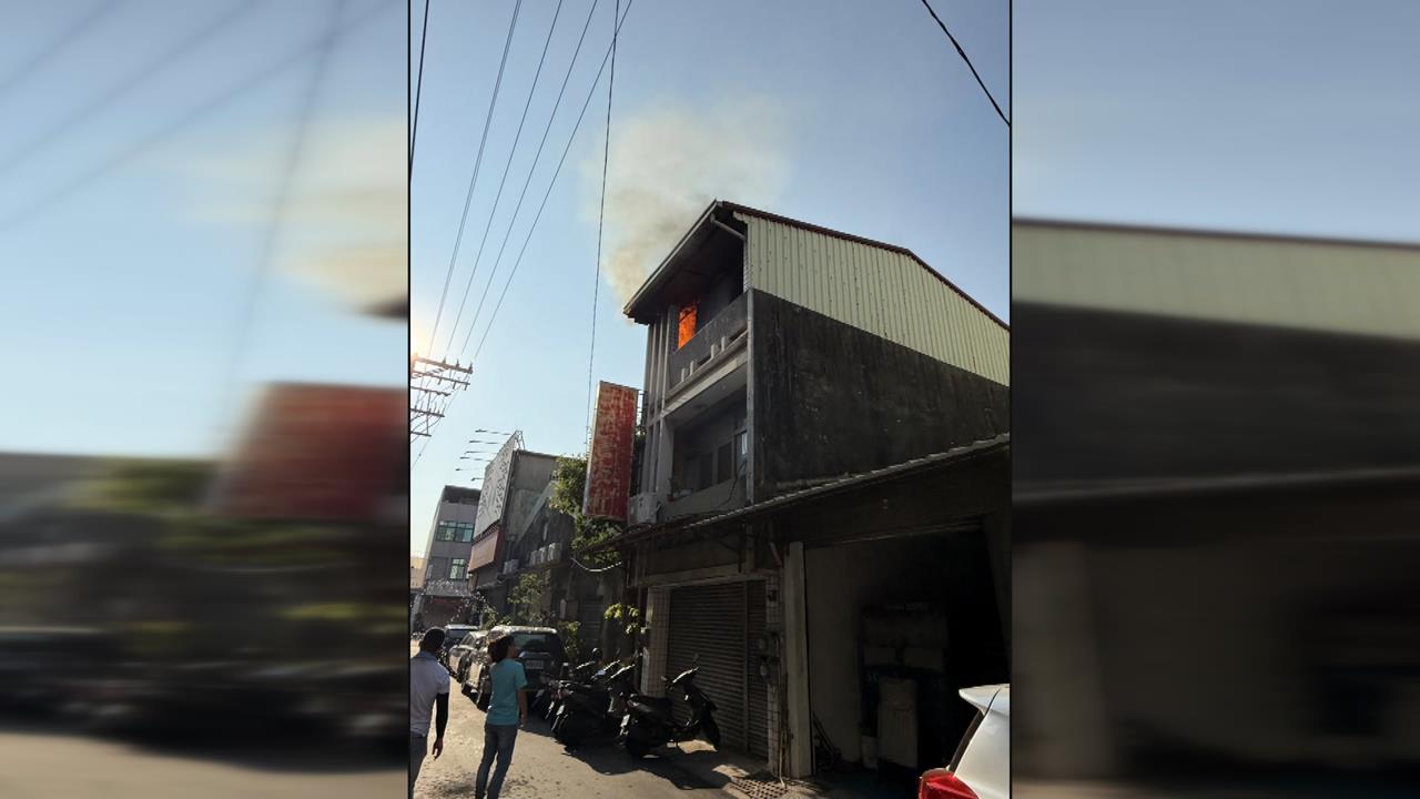 民宅火警！屋內回收物堆成山險擴大延燒　消防隊看傻眼