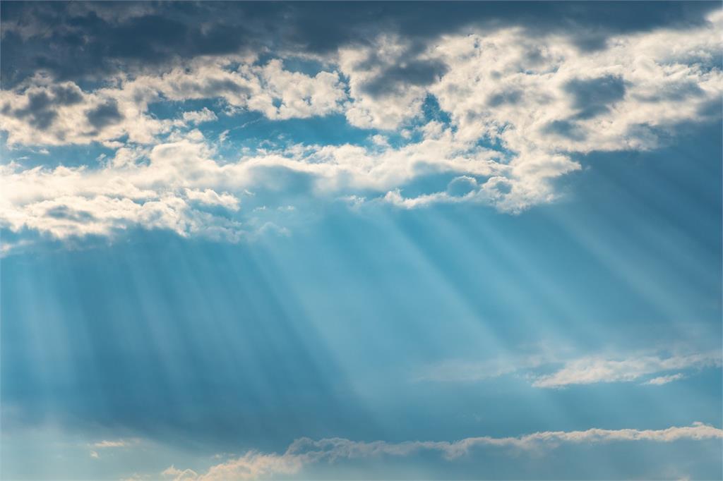 快新聞／今各地多雲到晴「白天溫暖偏熱」　週二鋒面通過北部轉涼