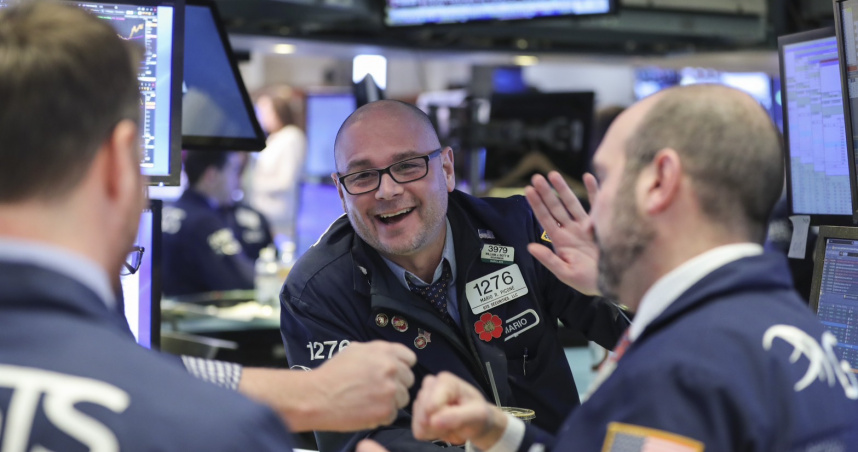 Fed放鴿！12月降息機率升　美股全面收漲、台積電ADR反跌