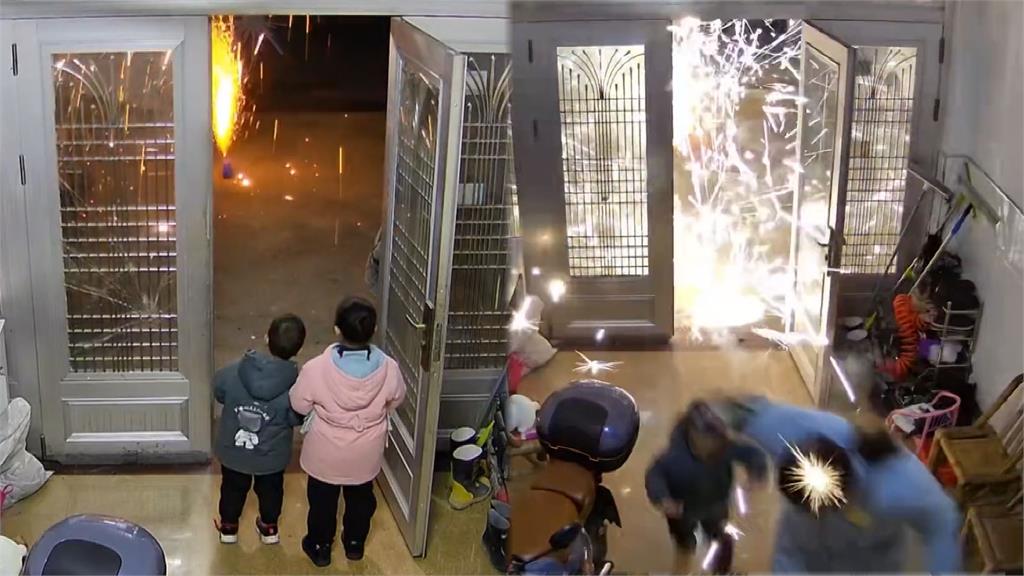 小老婆比較重要？過年放煙火怕炸到愛車　傻爹將爆竹轉向反炸到全家　