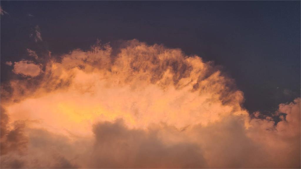 週三地震前8分鐘奇景　彰化市出現「火鳳凰」雲層