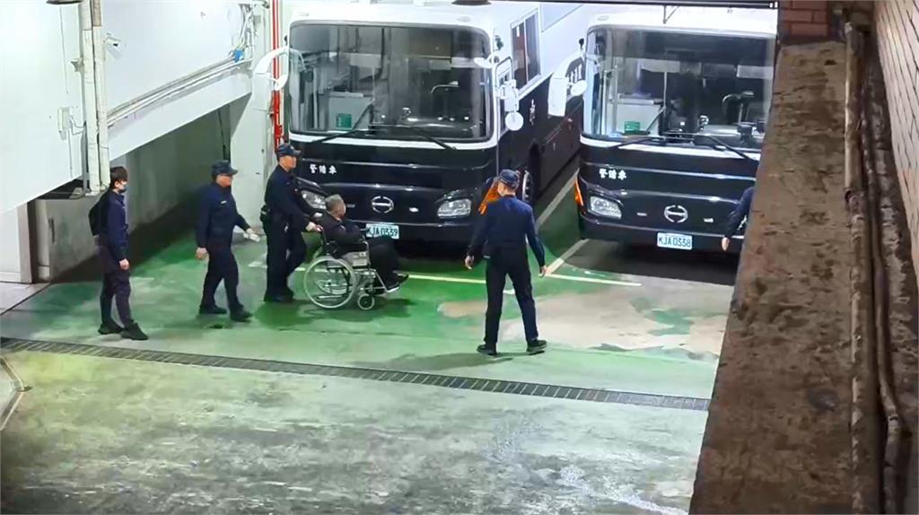 快新聞／首位！沈慶京今凌晨才被推進看守所　律師團火速提起抗告