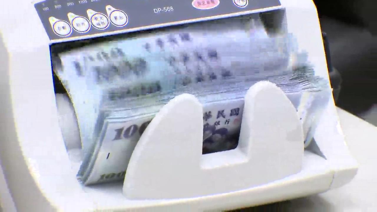 台股猛漲「高股息ETF」不香了？阮慕驊點「掩護式買權」揭最狂優勢：抗爆