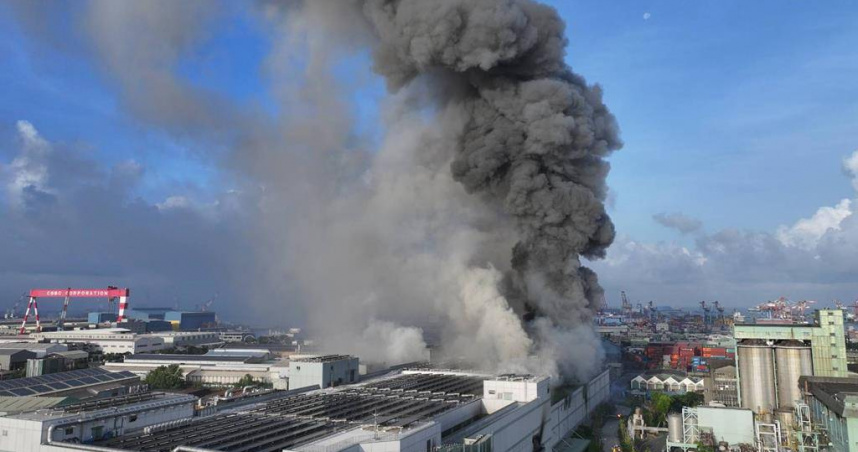 高雄鋰電池廠爆炸「有毒物質偵測結果曝」 消防揭「只能等燒完」原因