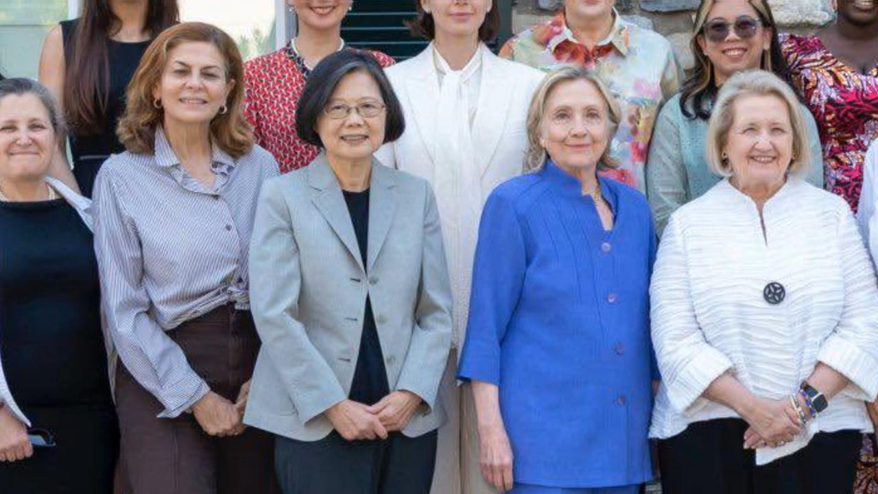 蔡英文赴義大利女性領袖峰會　與希拉蕊「並肩同框」