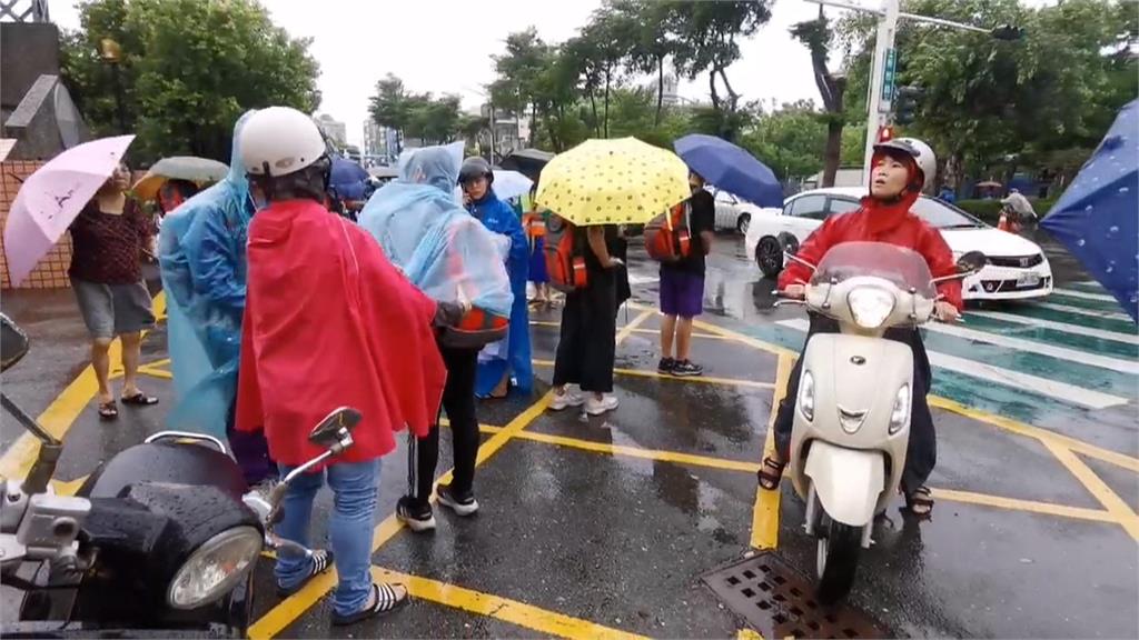 嘉、南、高、屏突宣布停班課　放不放假天人交戰！地方首長決策陷兩難