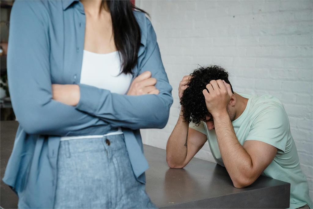 嫁老公還是當女傭？人妻8年0家用「每天忙15hr」反遭酸啃老！