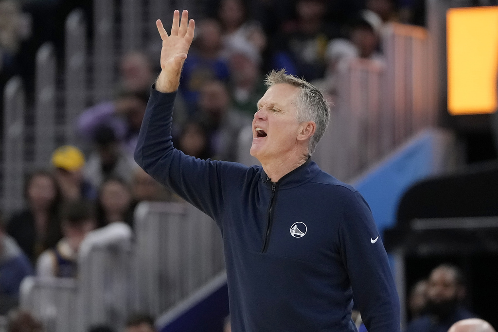 NBA／遭勇士主帥批評不如小學程度的吹判　聯盟裁判報告出爐：確實犯規
