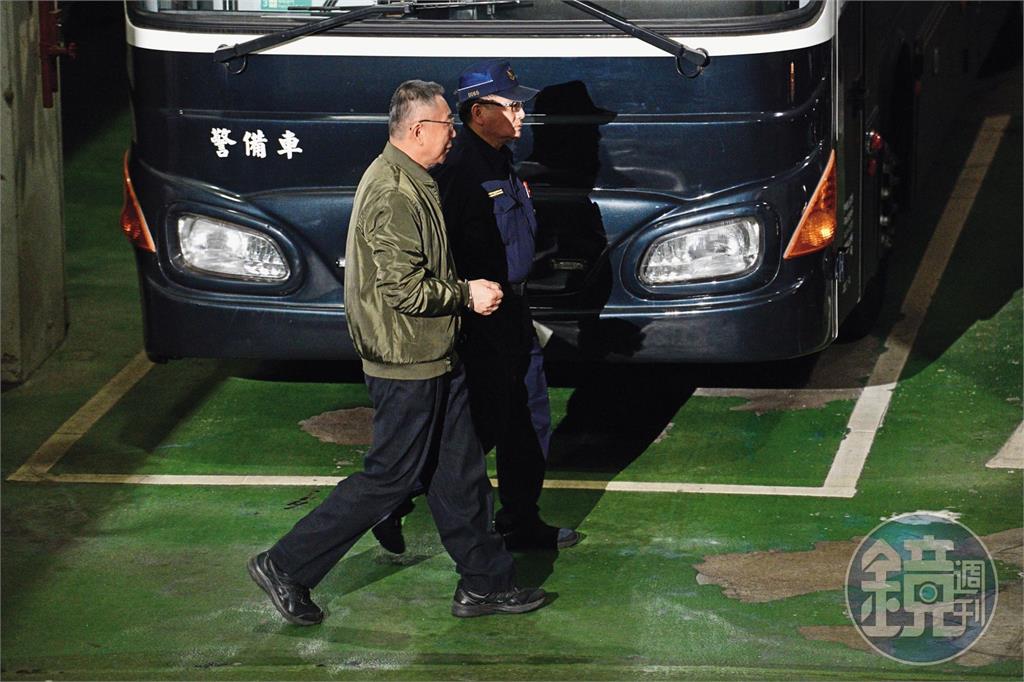 【拆穿柯煉金藍圖1】黨營事業家族化　小草咖啡高層柯家人全包了