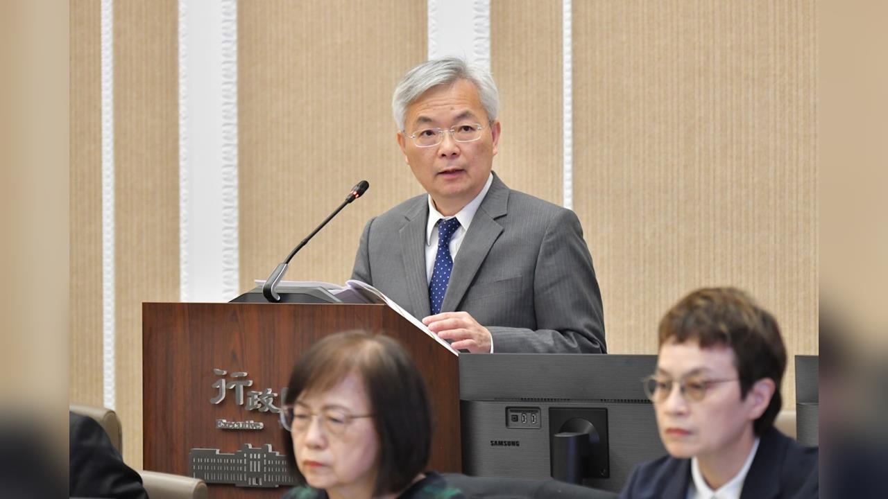 快新聞／黃國昌質詢再提魚翅宴　內政部：張榮興依規報備、未違規