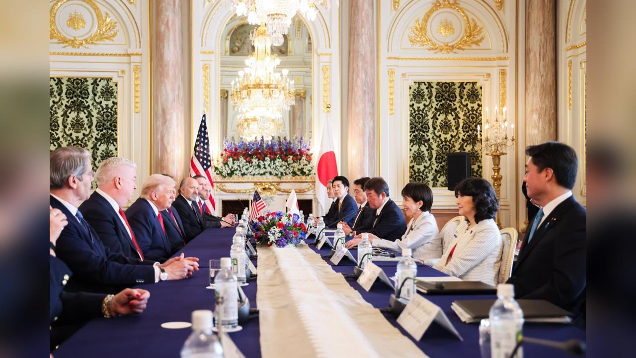 美日峰會小白球外交! 高市贈川普「安倍高球桿、金箔球」