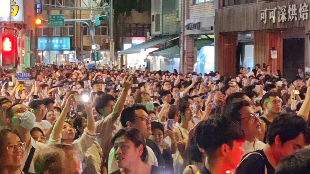 大稻埕夏日節開幕 「8分鐘煙火秀+無人機展演」驚豔全場