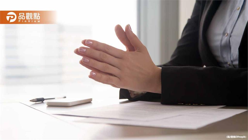 他面試虛報前工作薪水多3K! 被要求繳「薪資證明」慌了