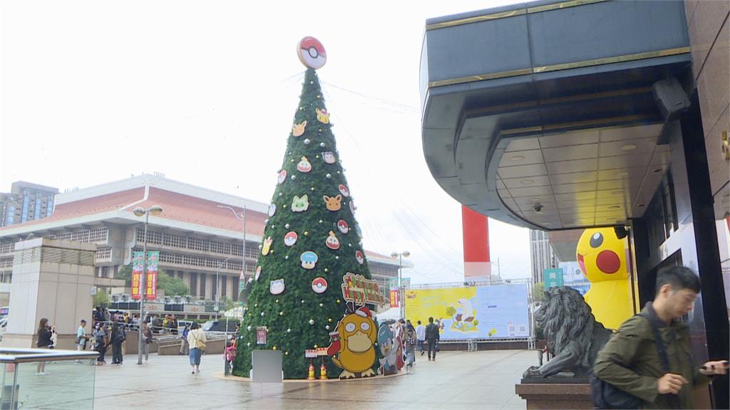 百貨打造10米高寶可夢耶誕樹　商品祭超殺價格搶攻民眾荷包