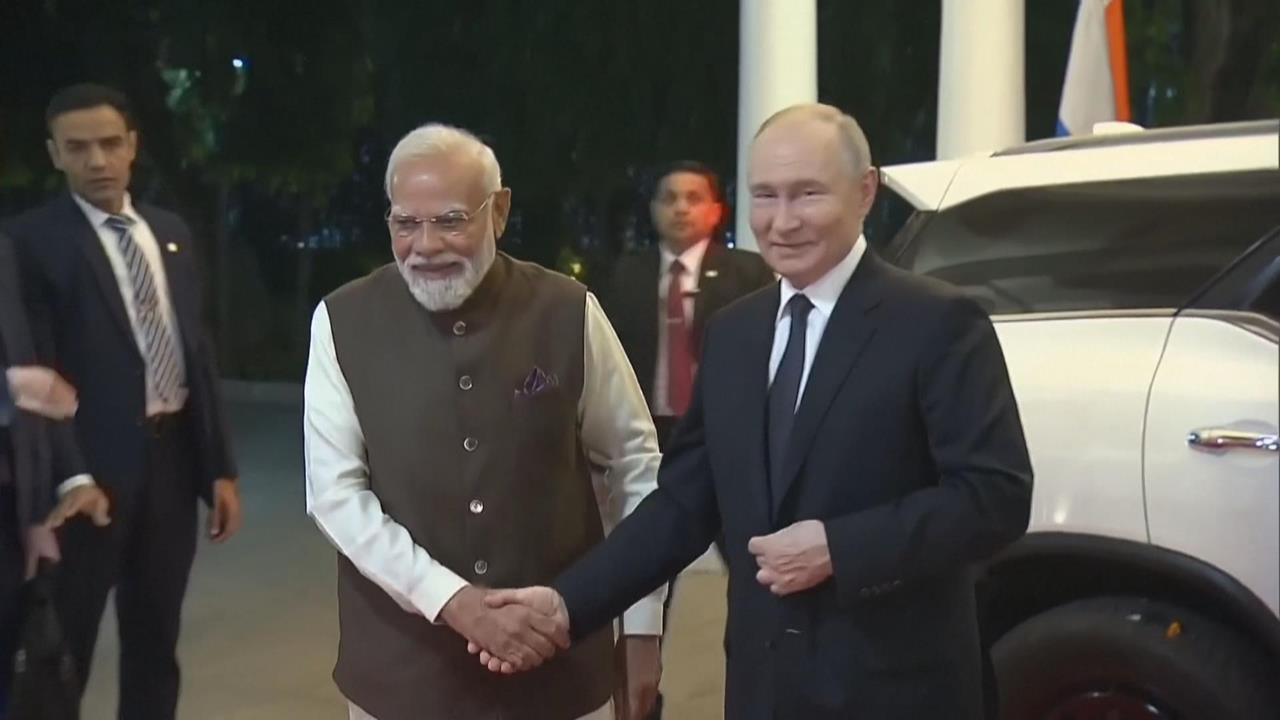 普丁抵達新德里　展開兩天訪問　印度總理莫迪機場迎接