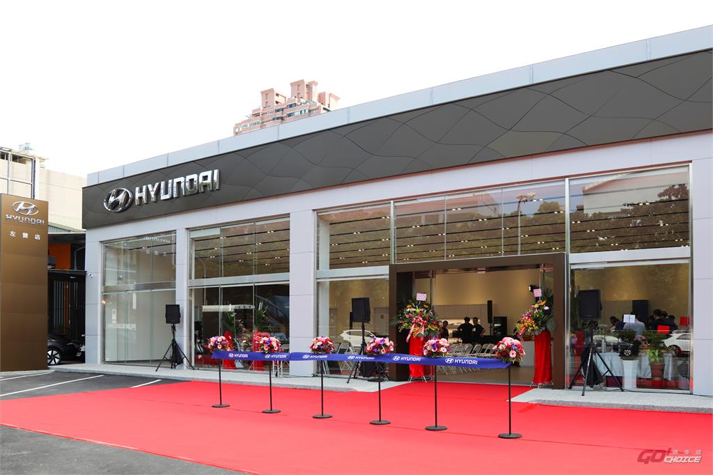 以數位與 AI 服務打造服務體驗，Hyundai 左營展示中心開幕立成！
