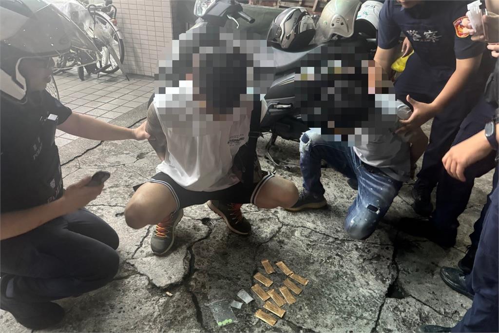 快新聞／心虛露餡！新莊警分局深夜盤查形跡可疑騎士　當場查獲多款毒品