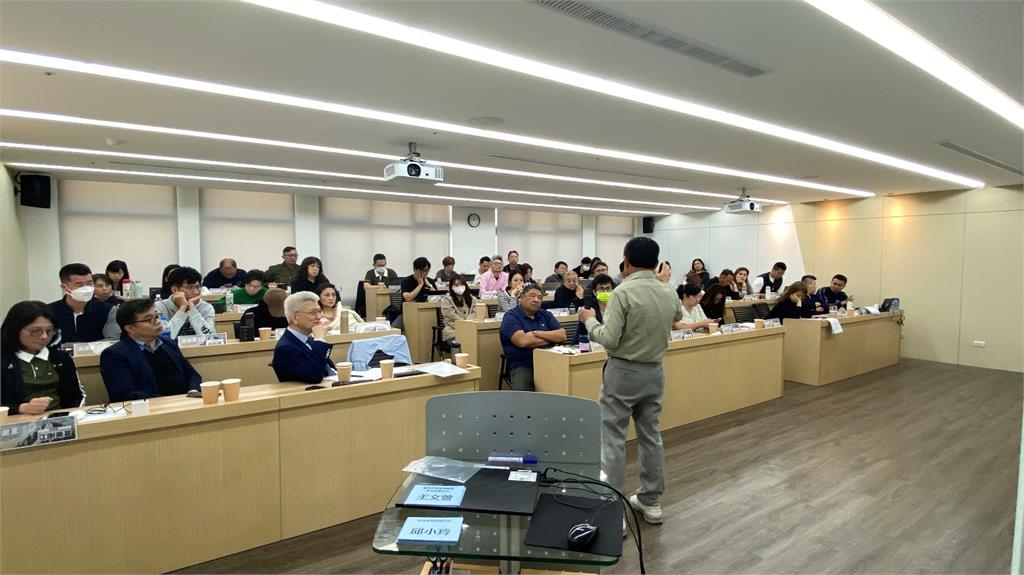 時局多變 企業主挺得住嗎？ 讓政大「創業主班」成為你最強的戰略夥伴！