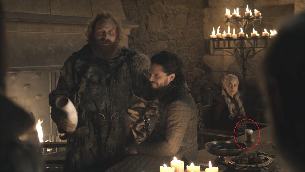 《冰與火之歌》出現星巴克咖啡杯？HBO澄清：是花草茶啦