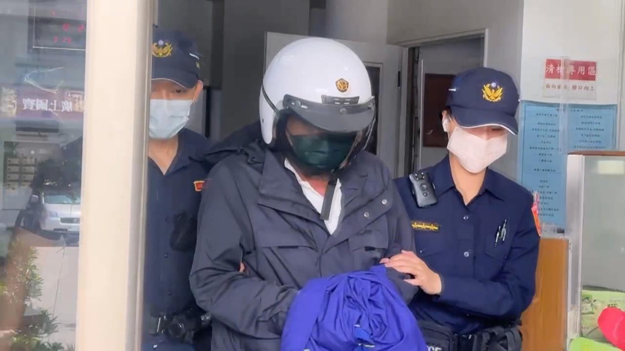 高雄73歲駕駛違規右轉 高速衝待轉格撞8車1死8傷