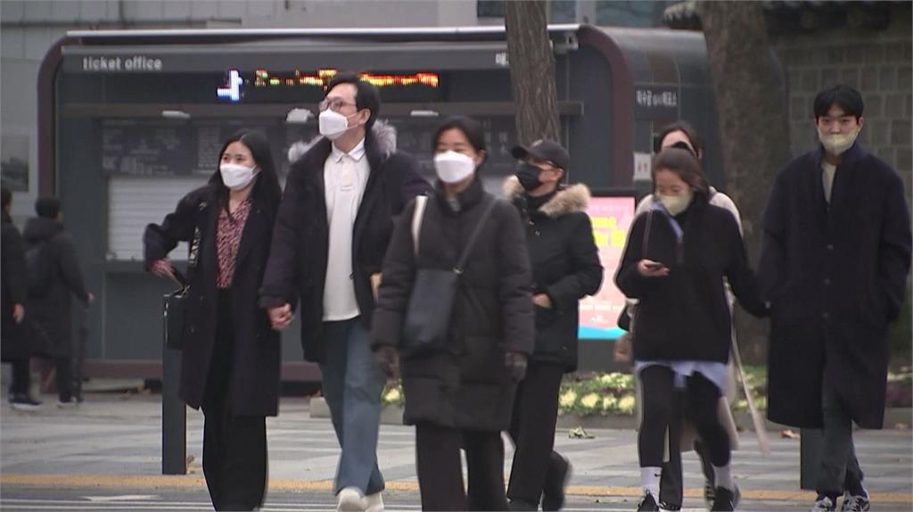 快新聞／南韓單日激增4.9萬例確診創新高　隔離期縮短至7天