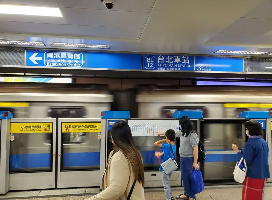 北捷閘門大翻新！估10月底開放手機嗶進站：LINE Pay、Apple Pay⋯都能刷