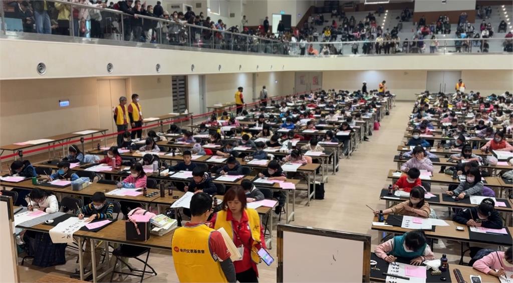 滿場墨香！台中味丹大型書法賽　近2千好手揮毫較勁
