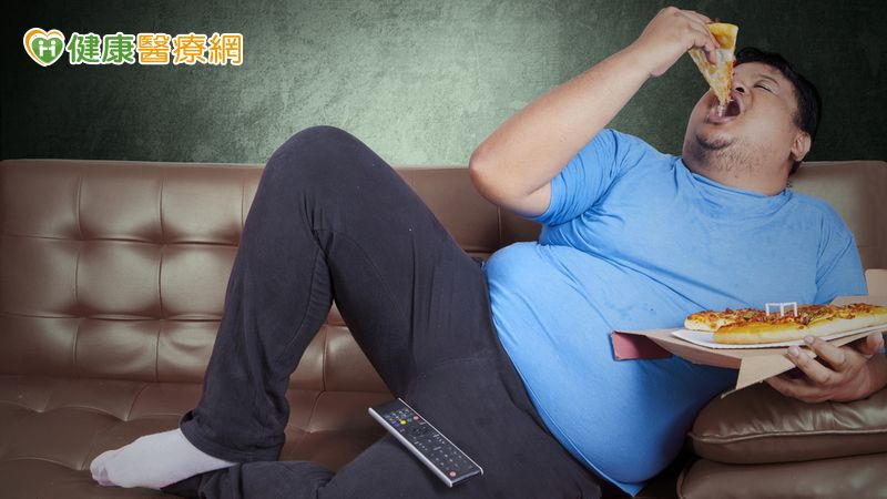 外食、久坐成隱憂!56歲男突發大腸憩室炎 醫籲注意5大警訊