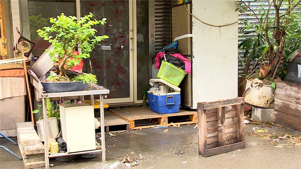 新北中和鹹酥雞攤占道　攤商控警：限期20日自清卻「提前5天拖走」