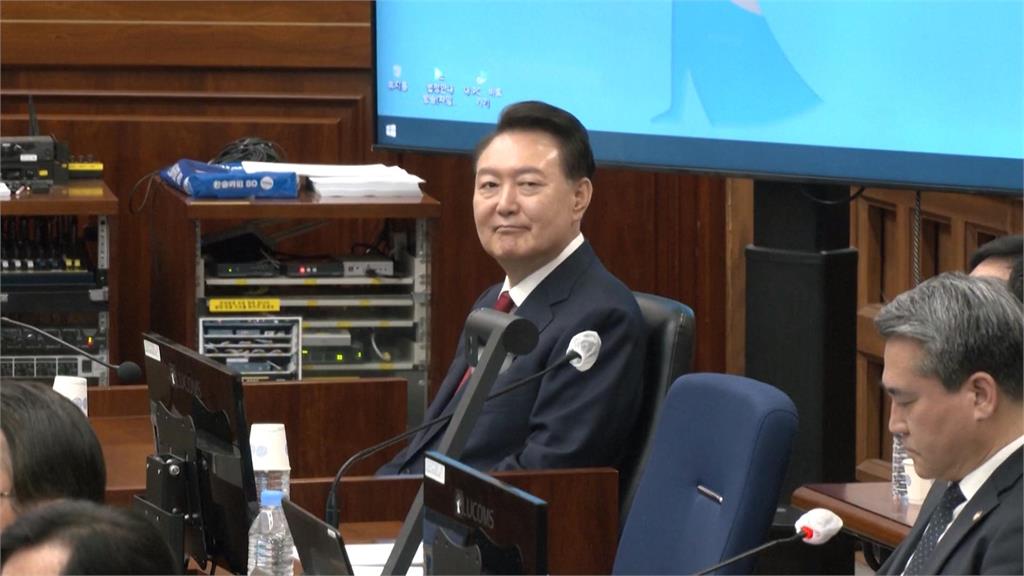 南韓前總統尹錫悅「內亂罪」二度開庭！　上被告席畫面曝光
