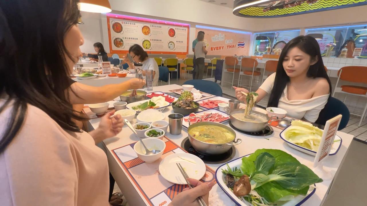 高雄里長帶路吃好料! 泰式火鍋"鮮蔬熬煮"酸甜解膩