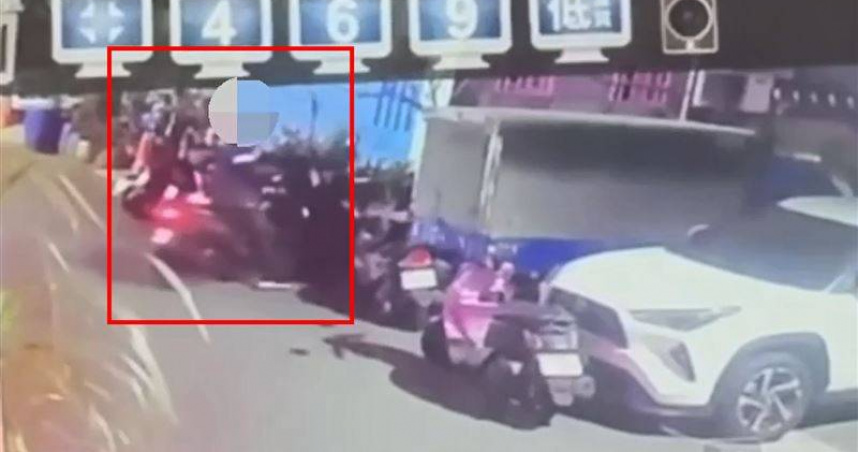 蘆洲逆子弒親！為錢砍父母10多刀　慌張逃逸畫面全被拍