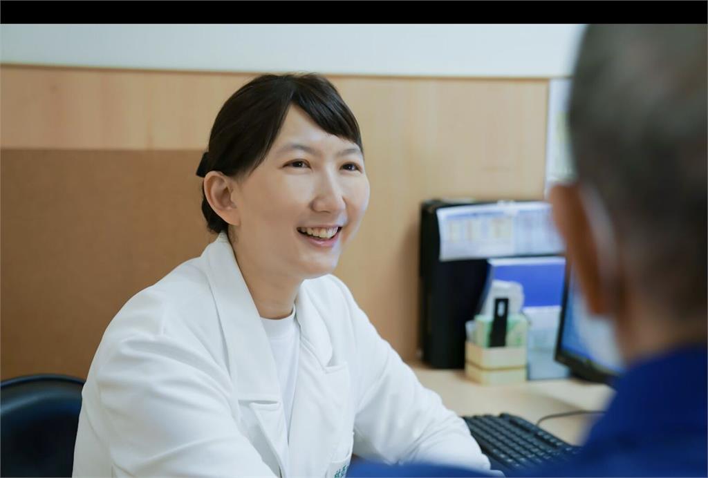 甜食控注意！元宵不只怕發胖   她連嗑7顆包餡大湯圓慘就醫