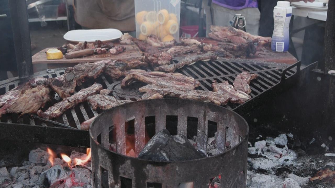 阿根廷拚連霸秘密武器？ 「傳統烤肉Asado」炭香十足