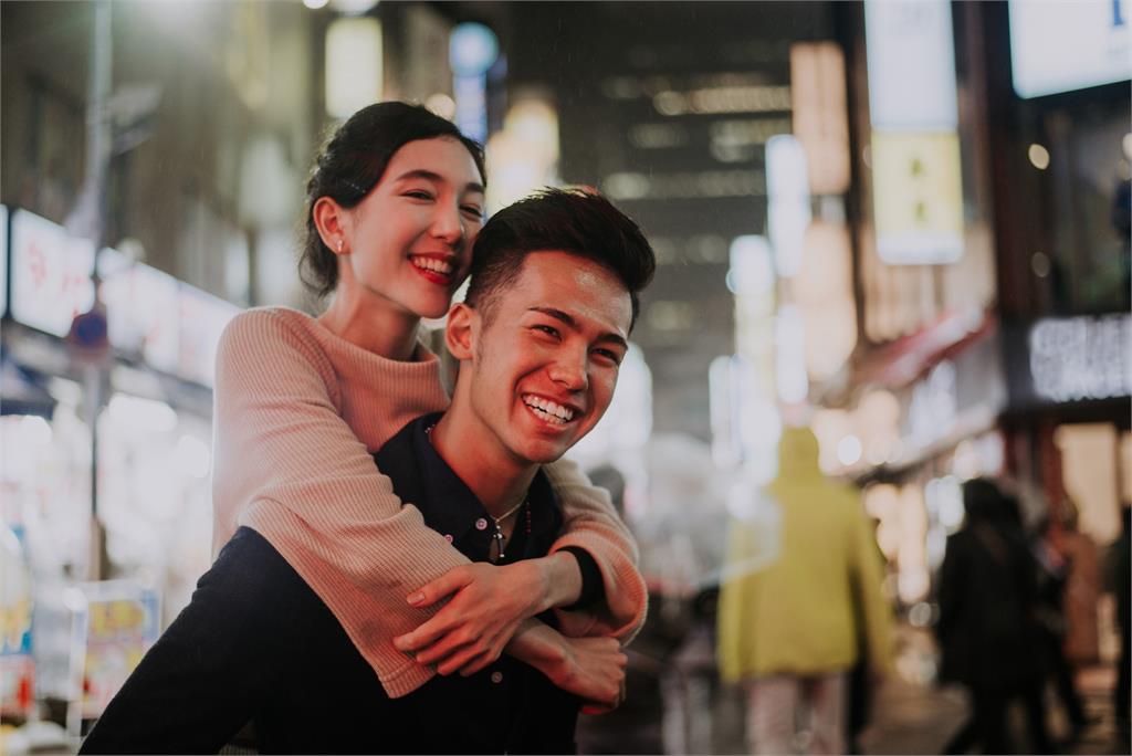他愛妳比愛自己多？這4個關鍵跡象讓妳一眼認出絕世好男人！
