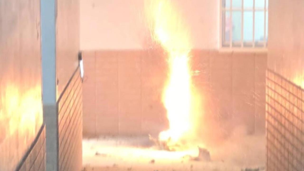 高科大期末考週火警！鋰電池突爆炸學生驚逃