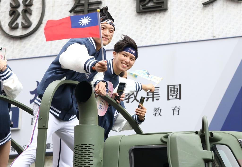 12強賽／前進總統府大跳「台灣尚勇」　應援團長崔維斯：像一場夢、不真實