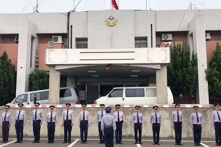 24台紅斑馬送行  淚送殉職國道警察一路好走