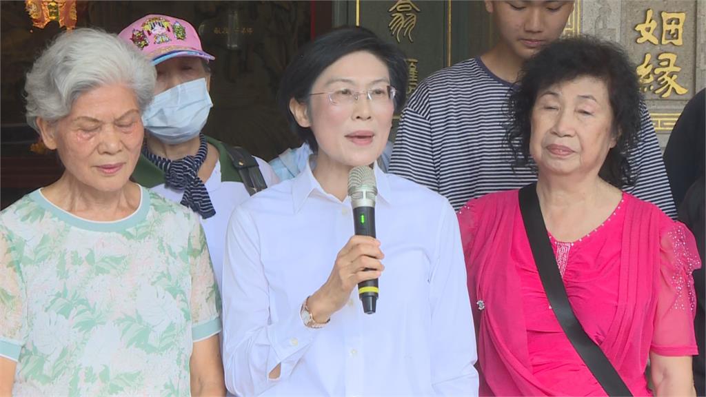 快新聞／涉詐助理費起訴！偕母赴高雄鳳山天公廟參拜　林岱樺：堅定參選到底
