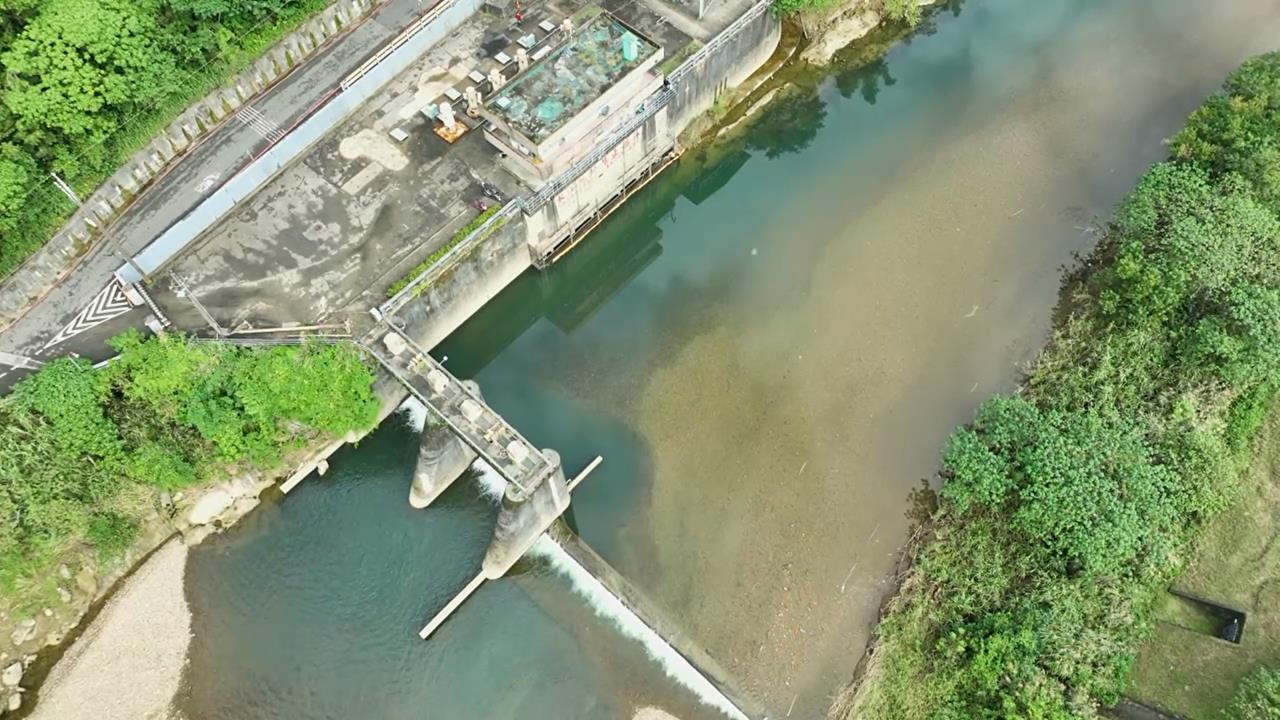 快新聞／基隆河爆油污！環境部出手調查　疑似污染源已鎖定