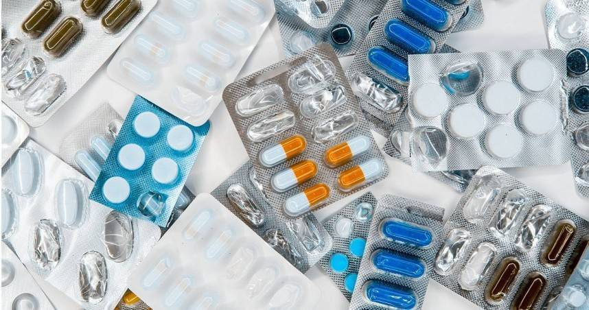 快感冒「吞2000毫克維生素C」能壓下去? 醫曝過量食用代價