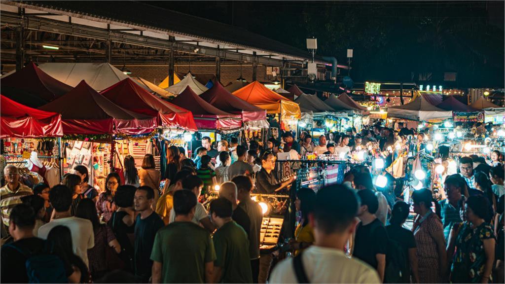 夜市「1美食」價格飆漲！他驚見「大包80元」傻眼喊：把人當盤子