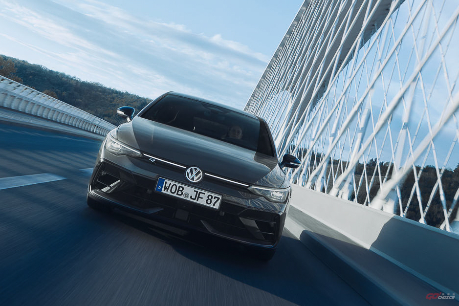 台灣福斯推Golf R 夜幕疾行版，售價 207.8 萬元起！