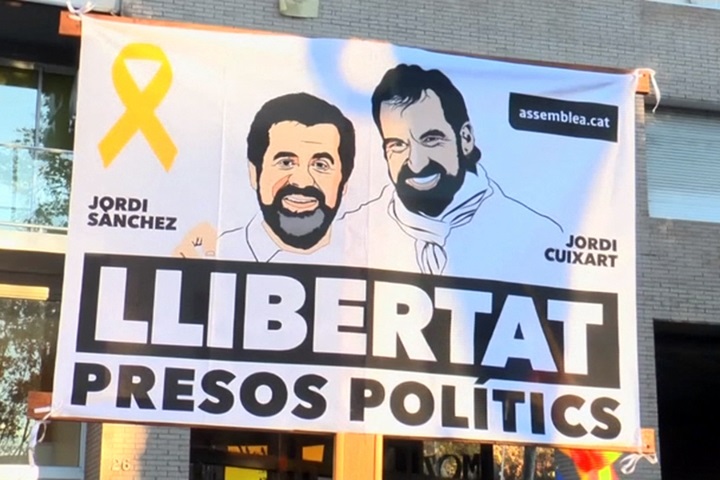 官員遭西班牙政府羈押 加泰隆尼亞街頭大示威