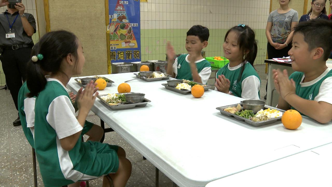 北市教育局長驚語「營養午餐廚餘給弱勢」　林亮君當場傻眼怒了