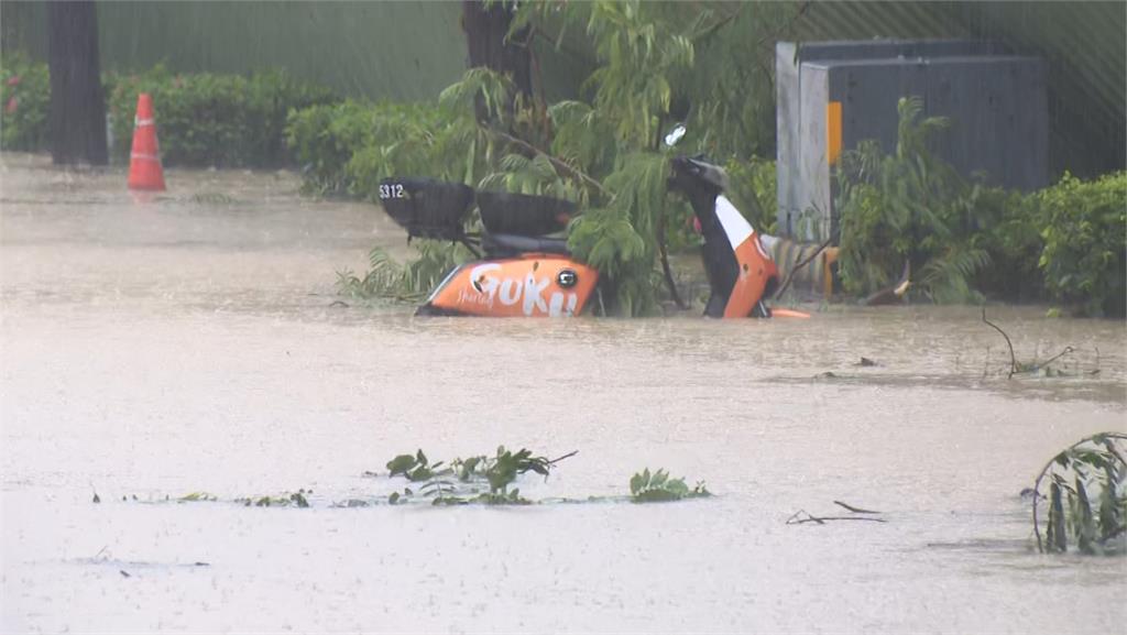 山陀兒登陸瞬間強降雨　高美館豪宅區慘淹影像曝光